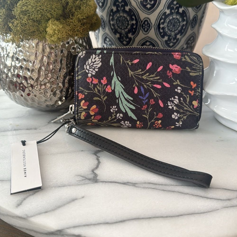 NWT Aimee Kesternberg Zip Around Wristlet in
Majestic Floral - Picture 2 of 8